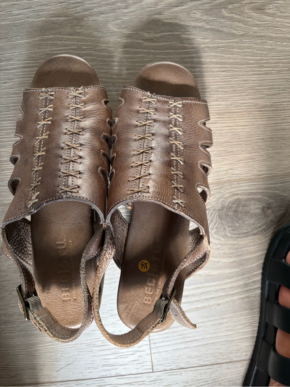 Bed Stu Brown Leather Platform Sandal with Wood-Look Block Heel - Picture 3 of 4